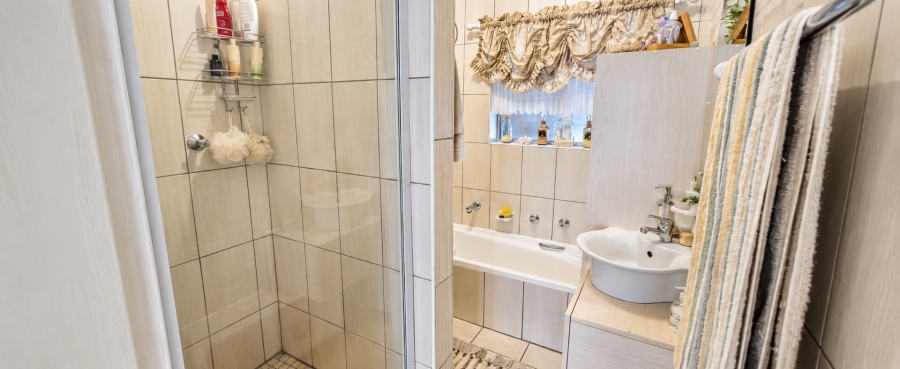 5 Bedroom Property for Sale in Kleinbaai Western Cape